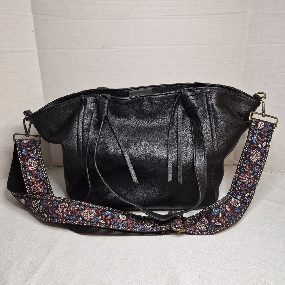 Pioneer Woman Liddy Tote Black Pebbled Faux Leather Embroidered Guitar Strap